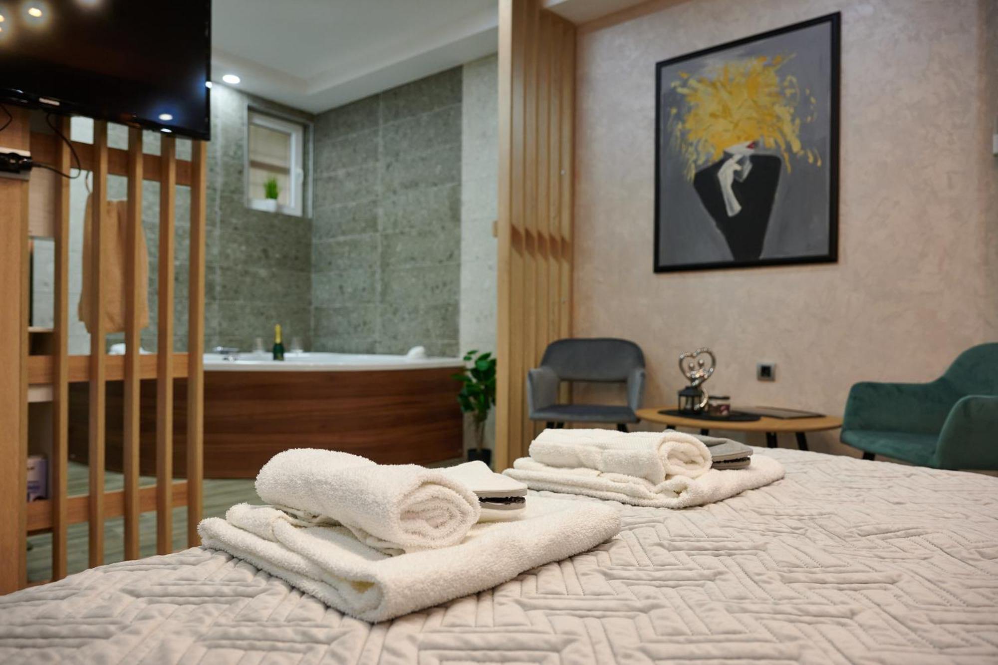 Vanimi Lux Apartmani Kikinda Esterno foto